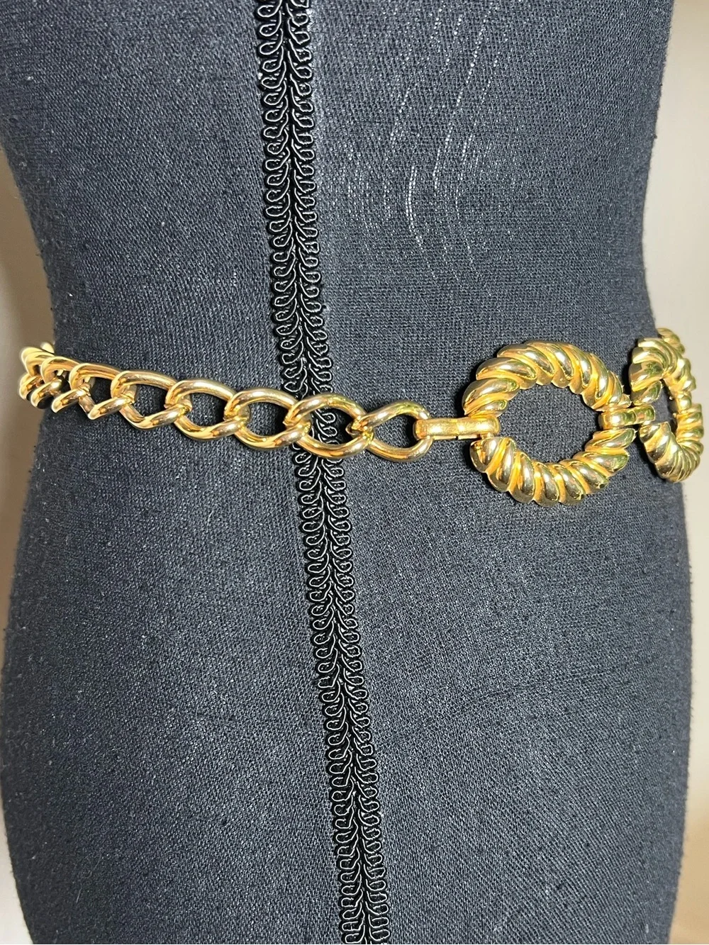 ESCADA Women’s Vintage Gold-Tone Metal Chain Link Rope Twist Belt with Charm